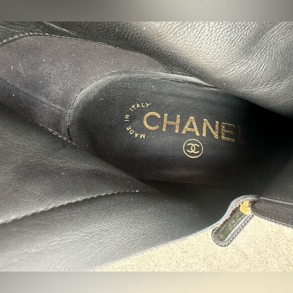 Chanel 2018 Pearl Embellished Suade Cap Toe Ankle Booties Size 36.5 - Picture 4 of 14